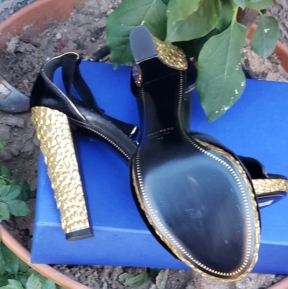 Tom Ford Black & Metallic Gold  Heels - Picture 3 of 8